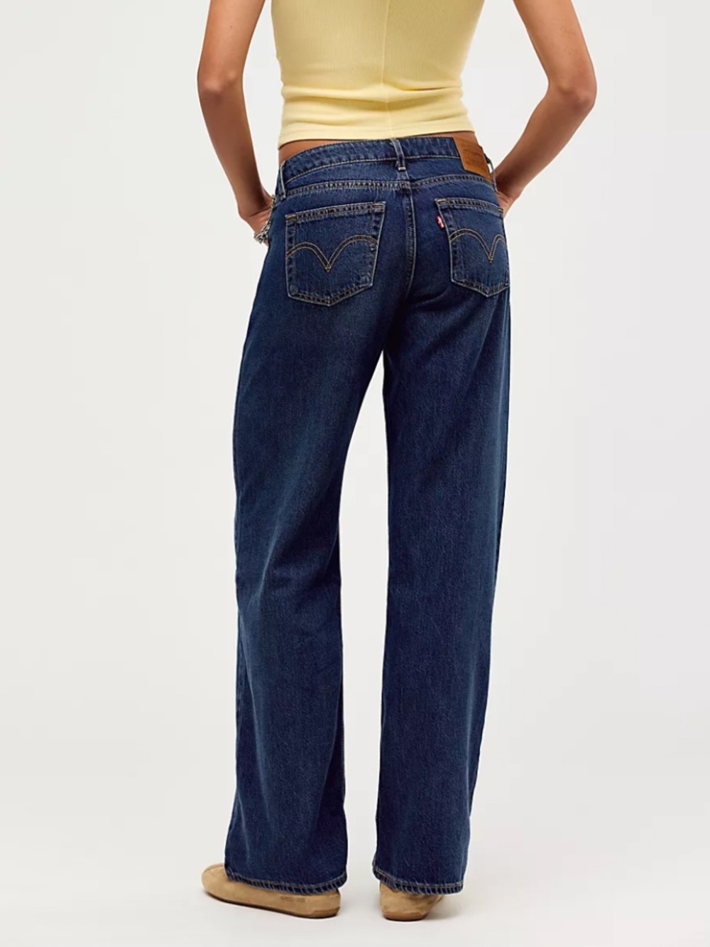 Levi's Women’s Low Loose Jeans. Size: 27. - Picture 4 of 9